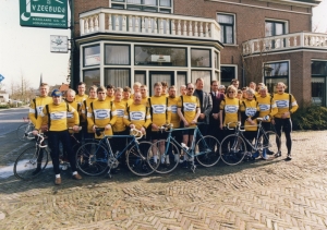 F5305 VRTC 1988 met sponsor Van Zeeburg